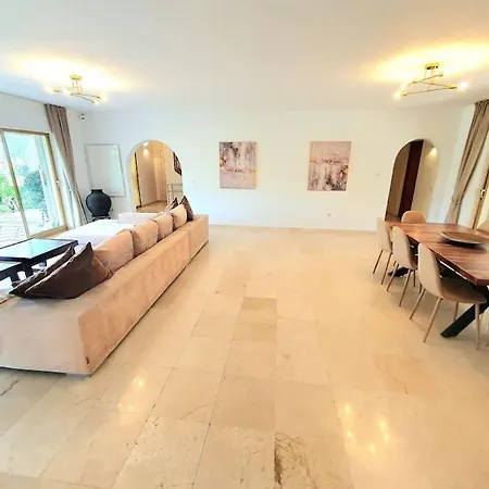 Villa Kk